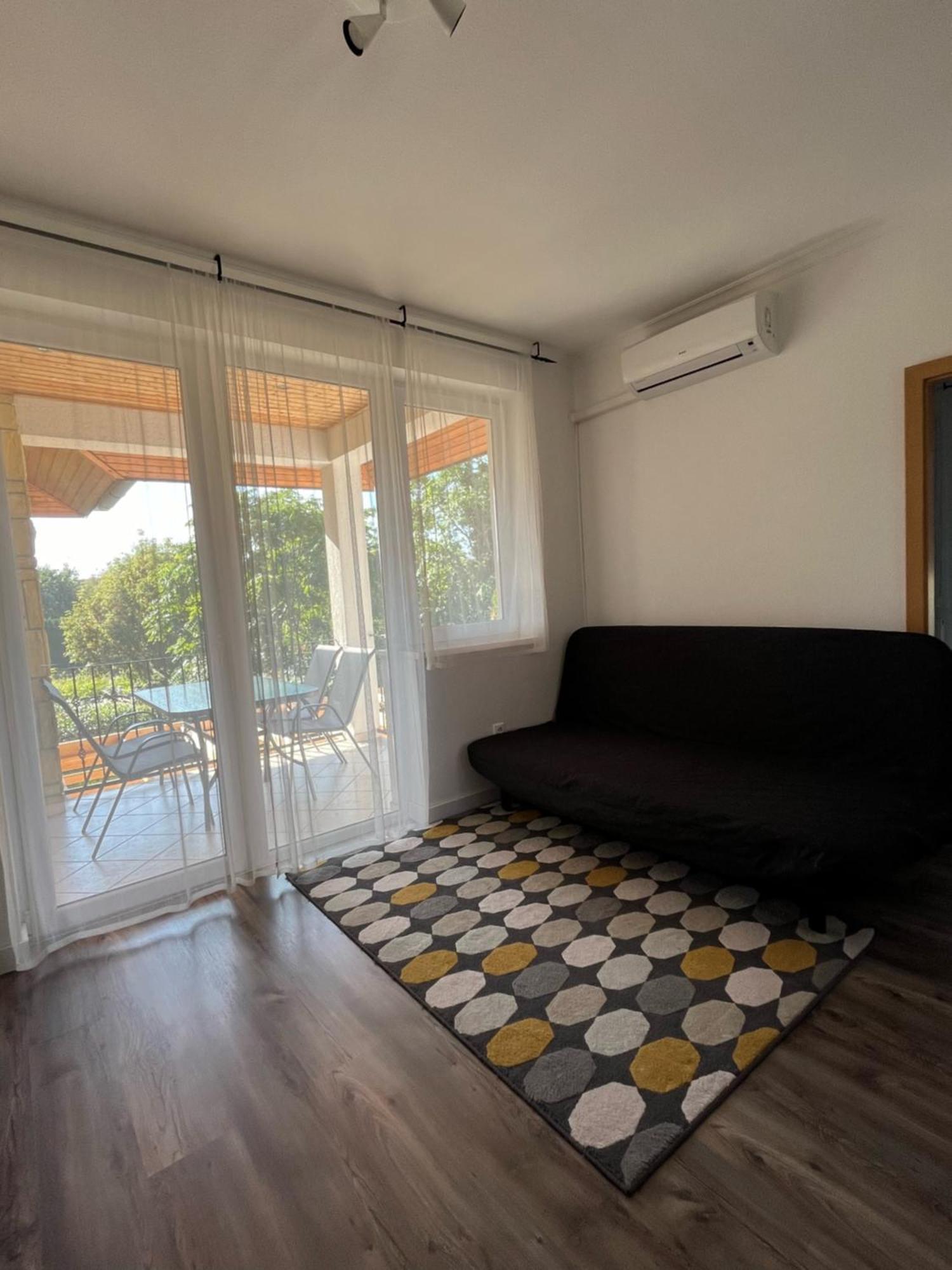 Maja Apartmanhaz Balatonlelle Exteriör bild